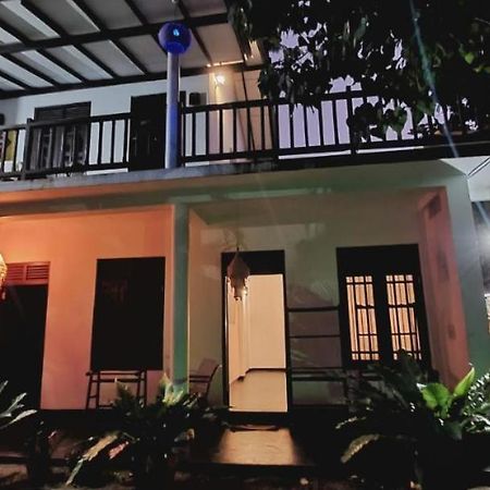 Hotel Sundance Surf Coconut Point Weligama Esterno foto