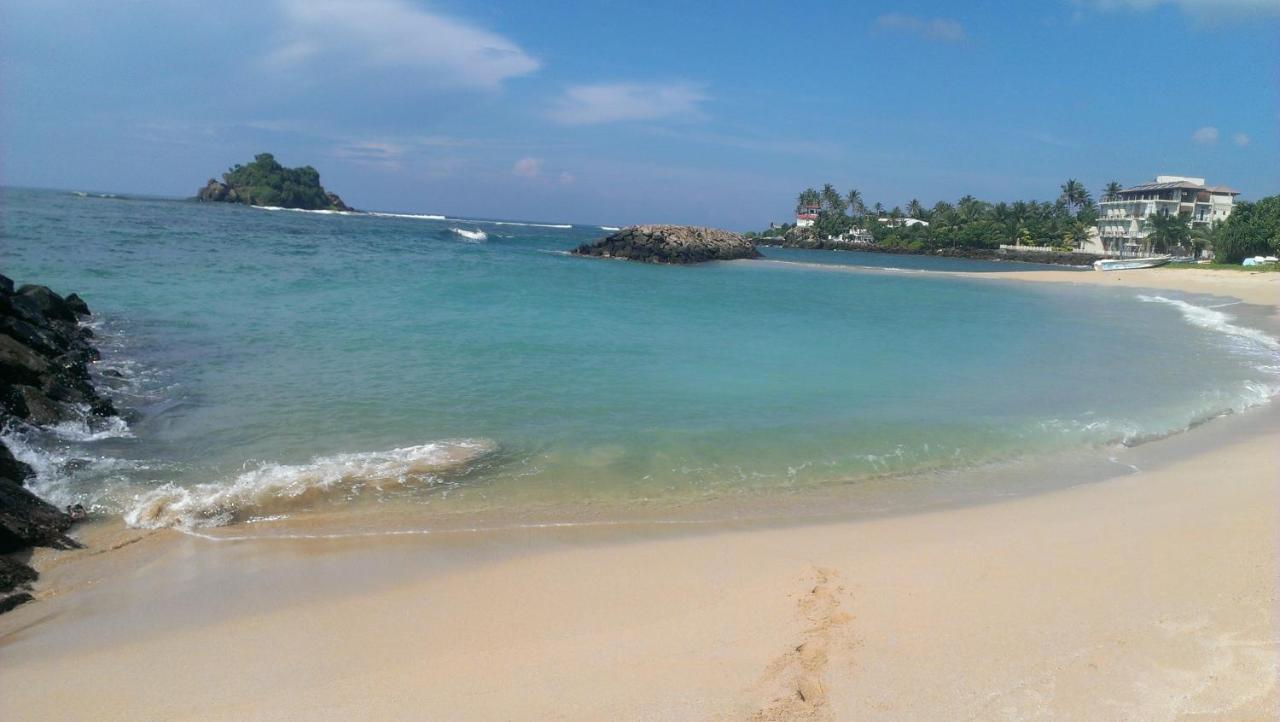 Hotel Sundance Surf Coconut Point Weligama Esterno foto
