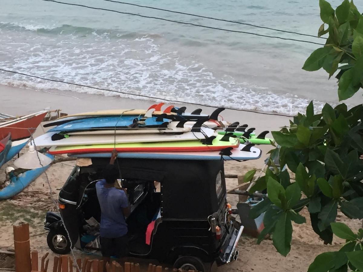 Hotel Sundance Surf Coconut Point Weligama Esterno foto
